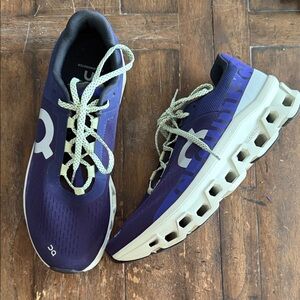 On cloud running men’s size 12 blue, green and White Athletic running Shoes